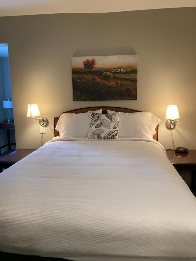 Country Squire Inn And Suites New Holland Exterior foto