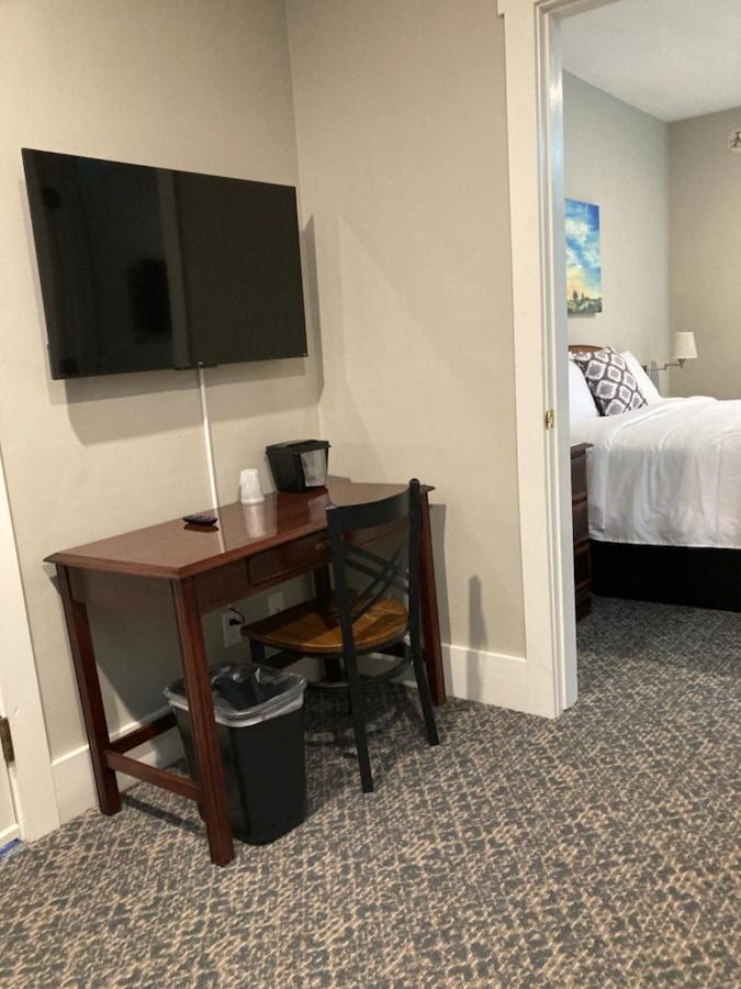 Country Squire Inn And Suites New Holland Exterior foto