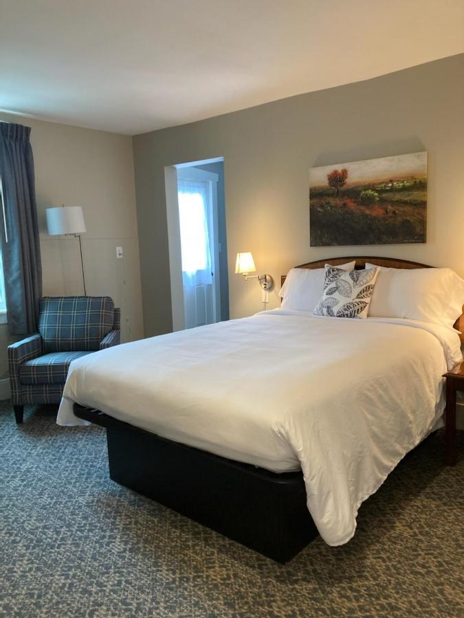 Country Squire Inn And Suites New Holland Exterior foto