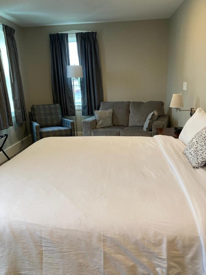 Country Squire Inn And Suites New Holland Exterior foto